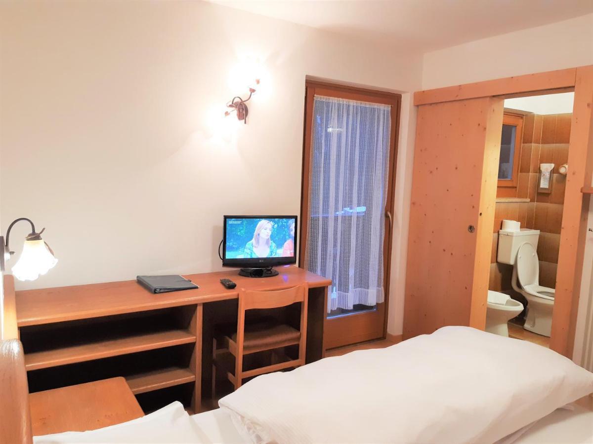 Albergo Arnica Canazei Kültér fotó