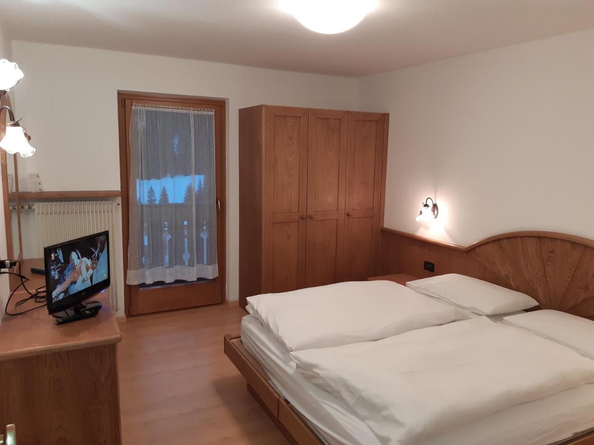 Albergo Arnica Canazei Kültér fotó