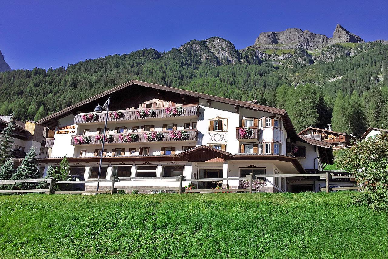 Albergo Arnica Canazei Kültér fotó
