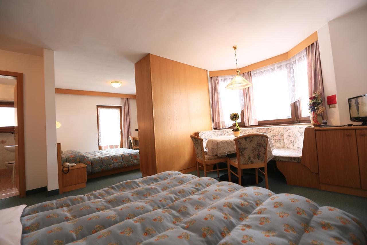 Albergo Arnica Canazei Kültér fotó
